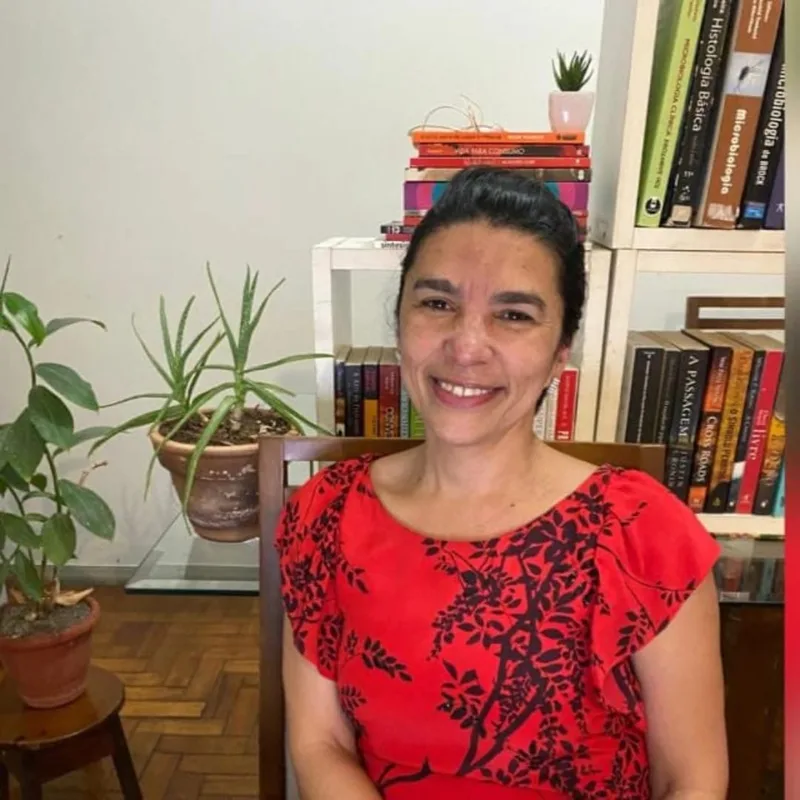 Elisângela Oliveira